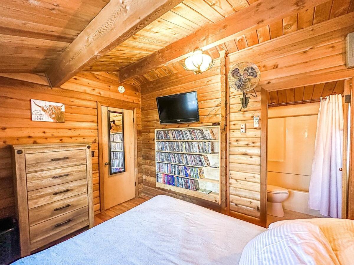 Village Vibes Deck And Bbq Duck Creek Village Экстерьер фото